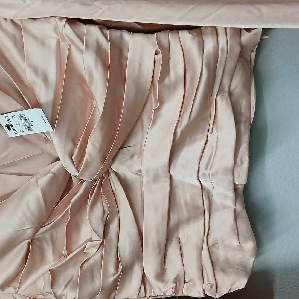 NWT EXPRESS Twist Front Tie Back Top Ruched blouse Size Small - Picture 4 of 6